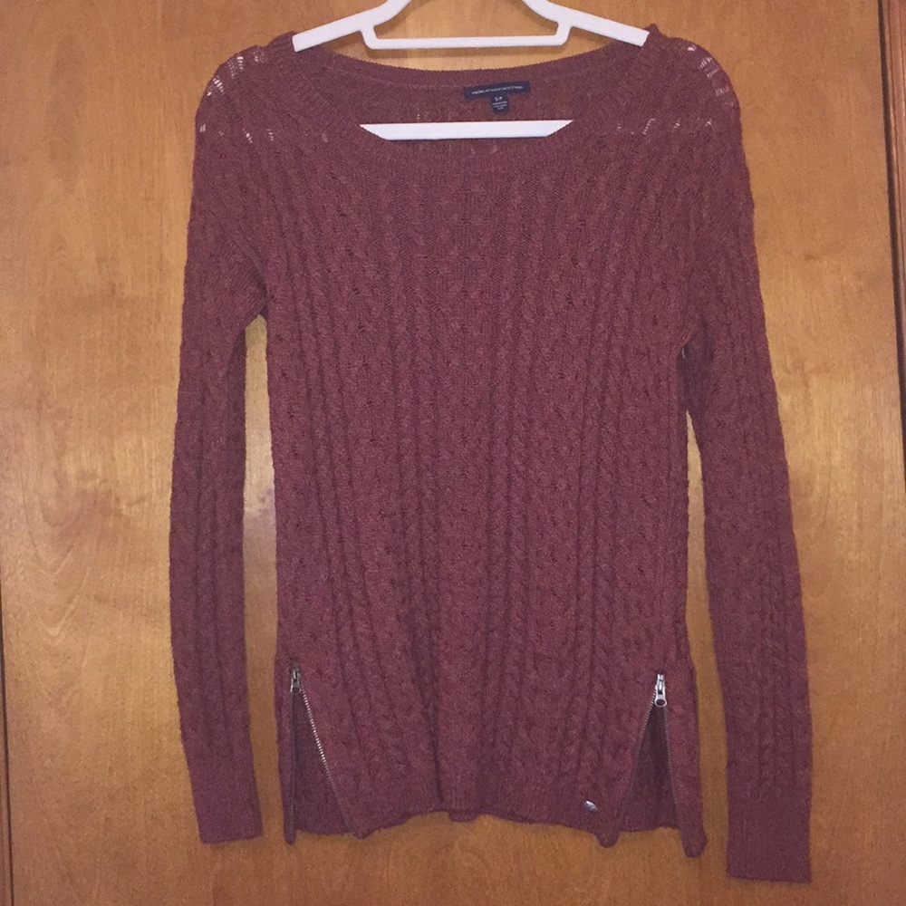 AEO Maroon Long Sleeve Swearer w/Zipper Details